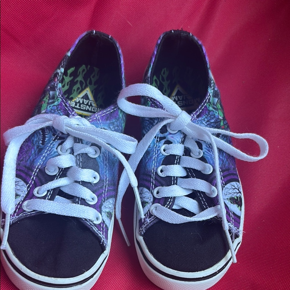 Girls Purple Graphic Lace-Up Sneakers